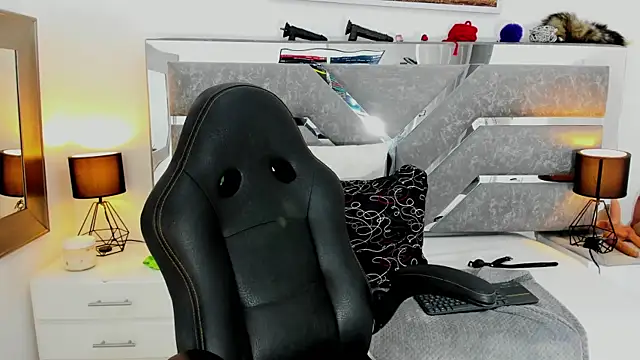 Slut Milf  online show from May 2026 07:43:02 PM