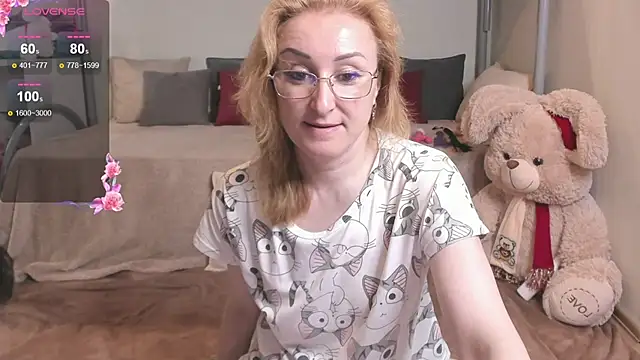Snapshot of MadissonKiss chatting on June 2026 11:54:01 PM MadissonKiss online show from June 2026 11:54:01 PM