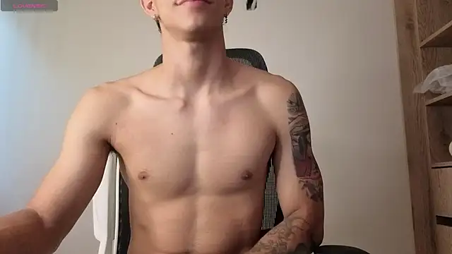 Cristopher23  online show from October 2025 12:57:02 PM