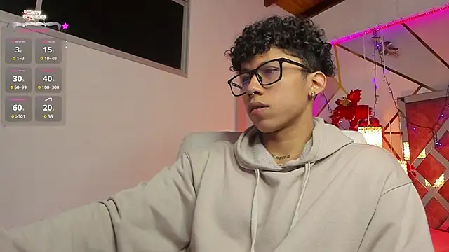 AkazaBoy  online show from December 2024 05:23:01 AM