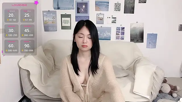 Snapshot of LiLiYbaby chatting on January 2025 05:42:02 PM LiLiYbaby online show from January 2025 05:42:02 PM
