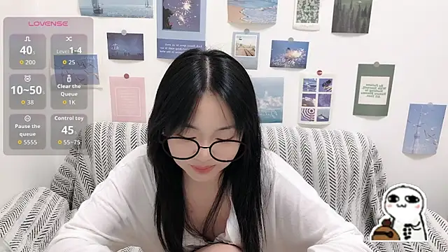 Snapshot of LiLiYbaby chatting on September 2025 06:25:02 AM LiLiYbaby online show from September 2025 06:25:02 AM