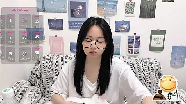 Snapshot of LiLiYbaby chatting on September 2025 06:05:02 AM LiLiYbaby online show from September 2025 06:05:02 AM