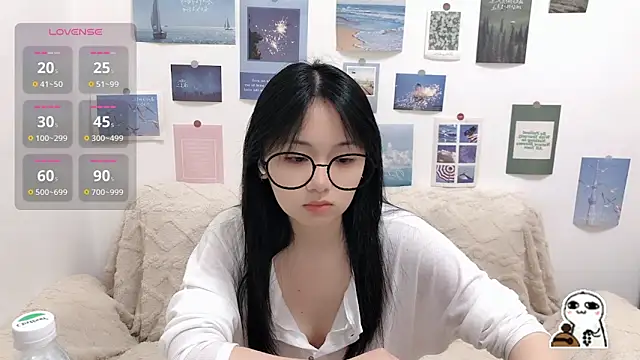 Snapshot of LiLiYbaby chatting on October 2025 06:33:01 AM LiLiYbaby online show from October 2025 06:33:01 AM