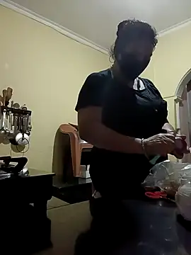 Snapshot of Punjabi_beauty123 chatting on March 2025 01:37:02 PM Punjabi beauty123 online show from March 2025 01:37:02 PM