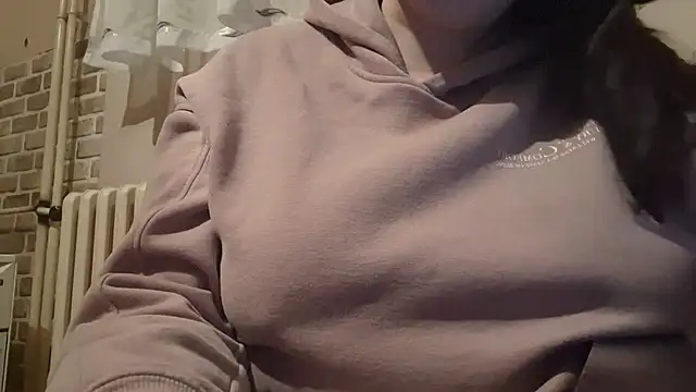 Snapshot of AalinnaK chatting on February 2025 04:16:01 PM AalinnaK online show from February 2025 04:16:01 PM