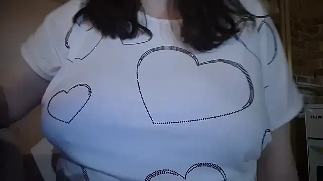 AalinnaK online show from December 2025 07:53:02 PM