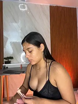 floriamANDjazmin online show from November 2025 07:14:01 PM