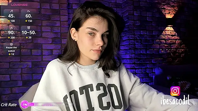 Snapshot of adriana_allien chatting on February 2025 09:32:01 PM adriana allien online show from February 2025 09:32:01 PM