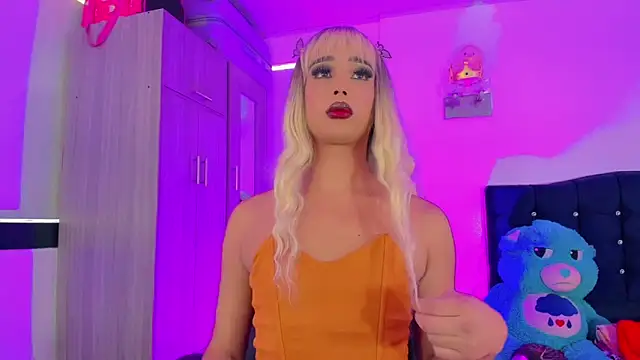 Hellen moons   online show from January 2026 07:08:02 PM