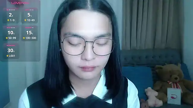zhaviahale21 online show from July 2026 09:33:02 AM