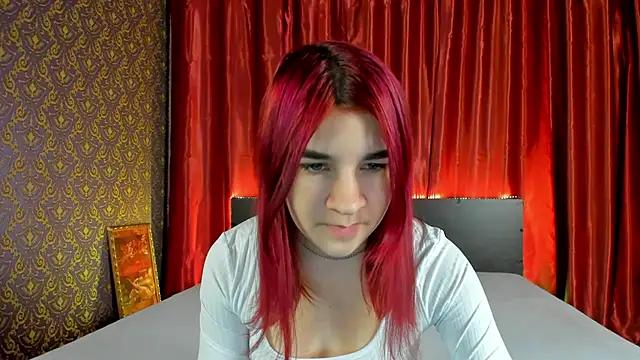 Snapshot of _Polly_Love_ chatting on December 2024 04:42:01 PM Polly Love online show from December 2024 04:42:01 PM