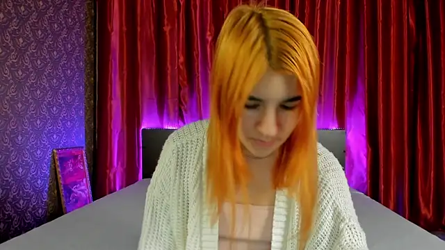 Snapshot of _Polly_Love_ chatting on December 2024 07:15:02 AM Polly Love online show from December 2024 07:15:02 AM