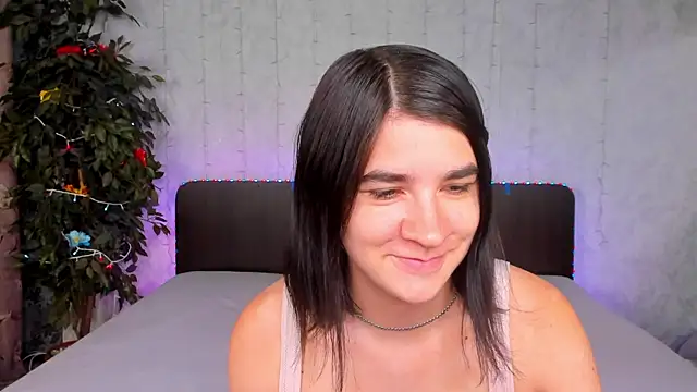 Snapshot of _Polly_Love_ chatting on September 2025 06:05:02 AM Polly Love online show from September 2025 06:05:02 AM