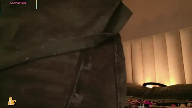 Megan mooree  online show from October 2025 12:36:02 PM