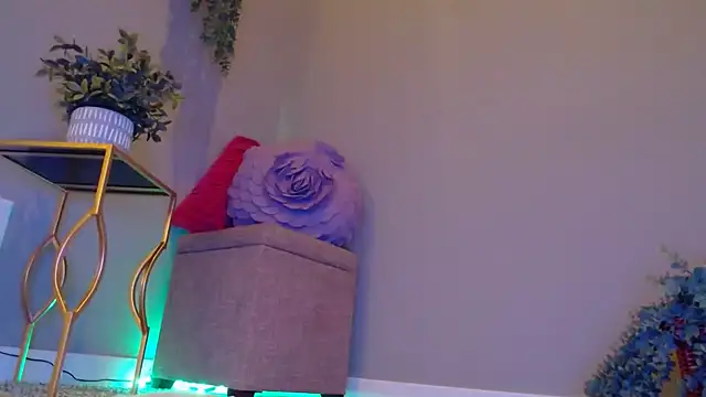 Snapshot of Naughty_pussy2cum chatting on December 2024 10:21:01 AM Naughty pussy2cum online show from December 2024 10:21:01 AM