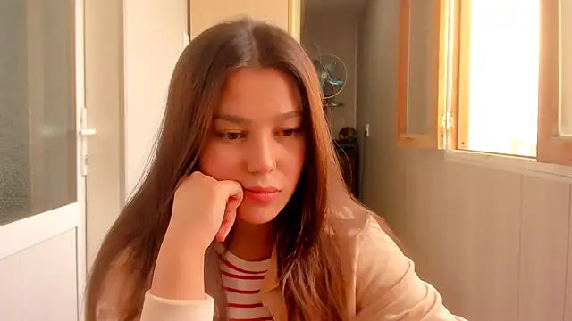 Snapshot of LunaXmii chatting on October 2025 08:44:01 AM LunaXmii online show from October 2025 08:44:01 AM