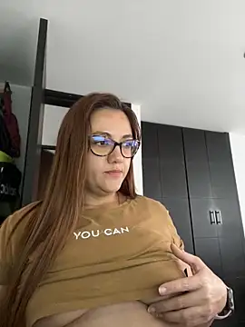 Snapshot of Shianrose chatting on February 2025 07:38:02 PM Shianrose online show from February 2025 07:38:02 PM