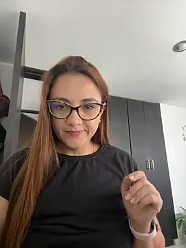 Snapshot of Shianrose chatting on March 2025 04:02:01 PM Shianrose online show from March 2025 04:02:01 PM