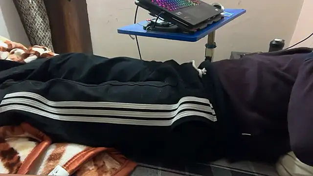 sexyboy09 online show from October 2025 06:32:01 AM