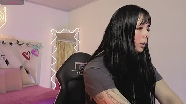 hina tay online show from November 2025 03:18:02 AM