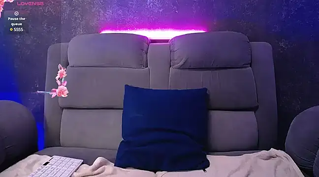 hannaa jhoonson online show from December 2024 08:47:02 PM