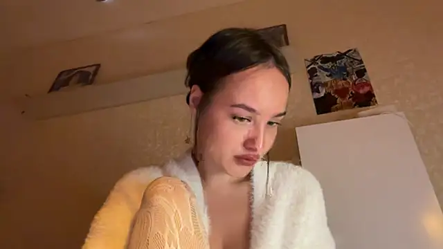 Snapshot of milkyWeyy chatting on September 2025 06:43:02 PM milkyWeyy online show from September 2025 06:43:02 PM