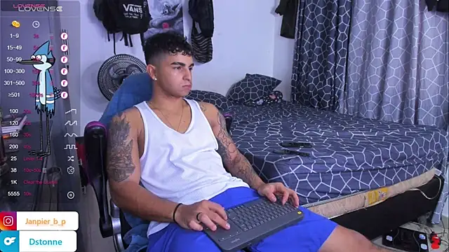 Snapshot of cJuan111 chatting on September 2025 04:18:02 PM cJuan111 online show from September 2025 04:18:02 PM