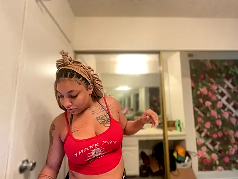 Snapshot of GoddessNih chatting on September 2025 10:43:01 PM GoddessNih online show from September 2025 10:43:01 PM