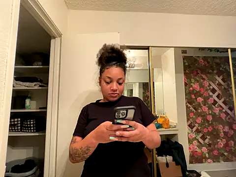 Snapshot of GoddessNih chatting on October 2025 05:53:01 PM GoddessNih online show from October 2025 05:53:01 PM