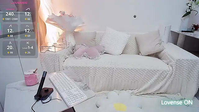 Feifei-cn online show from November 2025 01:32:01 PM