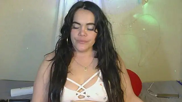 Snapshot of blue_angel33 chatting on December 2024 06:11:02 AM blue angel33 online show from December 2024 06:11:02 AM