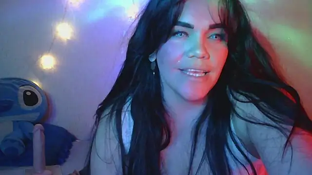 Snapshot of blue_angel33 chatting on January 2025 04:15:01 AM blue angel33 online show from January 2025 04:15:01 AM