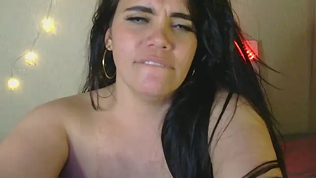 Snapshot of blue_angel33 chatting on January 2025 07:58:01 AM blue angel33 online show from January 2025 07:58:01 AM