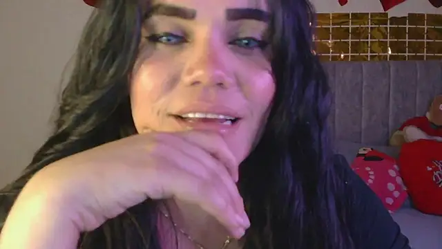 Snapshot of blue_angel33 chatting on March 2025 02:04:02 AM blue angel33 online show from March 2025 02:04:02 AM