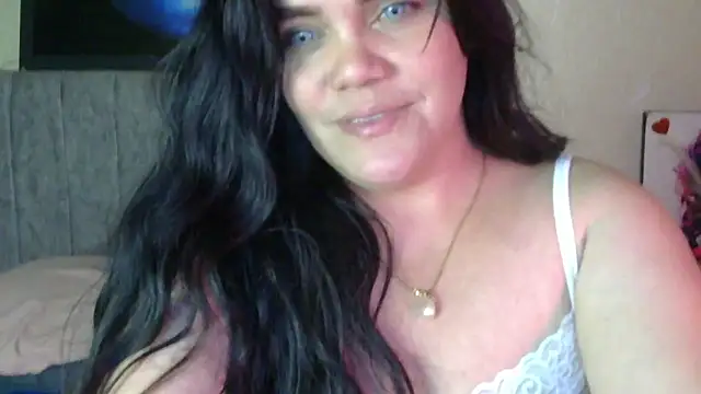 Snapshot of blue_angel33 chatting on November 2025 03:20:02 AM blue angel33 online show from November 2025 03:20:02 AM