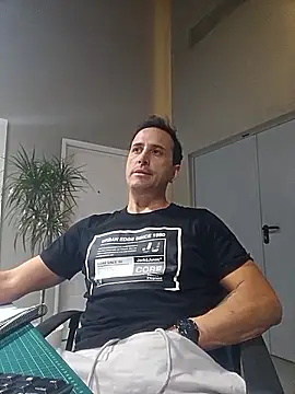 Lucas   81 online show from November 2025 07:24:02 PM