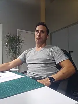 Lucas   81 online show from November 2025 07:15:01 PM