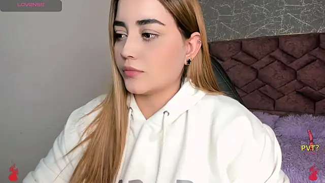 Lucia star   online show from January 2025 07:53:02 PM