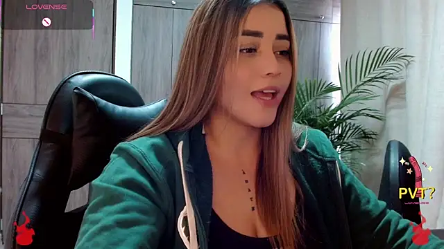 Lucia star   online show from February 2026 06:12:02 PM