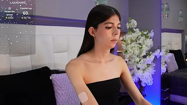 CuteAri online show from November 2025 08:33:02 PM