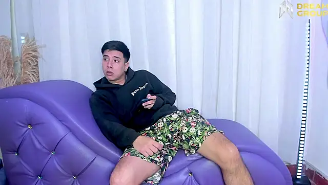 Snapshot of Yourslust_ chatting on October 2025 01:18:02 PM Yourslust online show from October 2025 01:18:02 PM