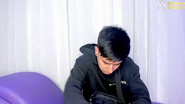 Snapshot of Yourslust_ chatting on November 2025 01:24:01 PM Yourslust online show from November 2025 01:24:01 PM