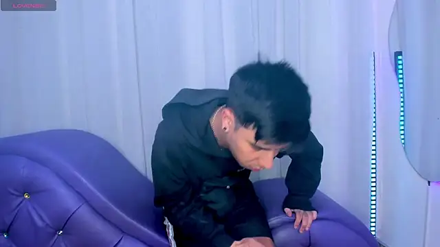 Snapshot of Yourslust_ chatting on November 2025 01:42:02 PM Yourslust online show from November 2025 01:42:02 PM