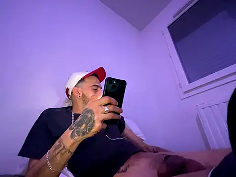 Snapshot of Rebeu313 chatting on November 2025 11:05:01 PM Rebeu313 online show from November 2025 11:05:01 PM