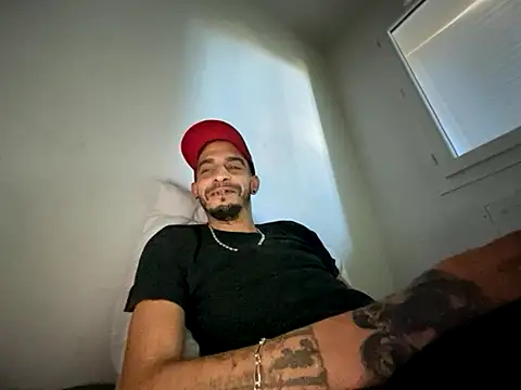 Snapshot of Rebeu313 chatting on November 2025 09:22:01 AM Rebeu313 online show from November 2025 09:22:01 AM