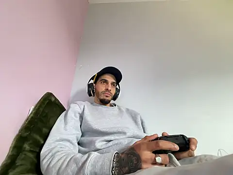 Rebeu313 online show from February 2026 11:07:02 AM