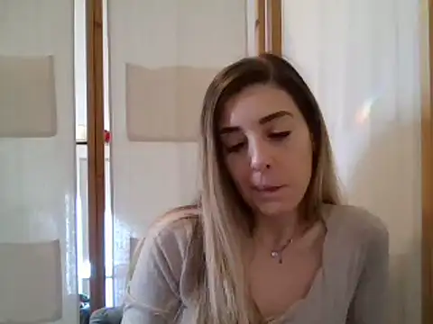 Snapshot of MissBella131 chatting on January 2025 12:10:01 PM MissBella131 online show from January 2025 12:10:01 PM