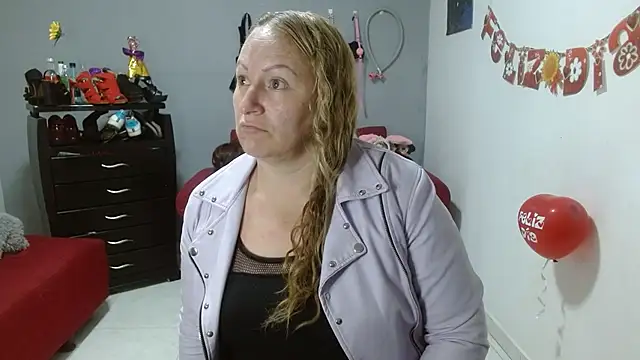 Snapshot of emperabigbootybigass chatting on February 2025 12:13:02 PM emperabigbootybigass online show from February 2025 12:13:02 PM