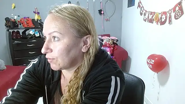 Snapshot of emperabigbootybigass chatting on February 2025 12:25:02 PM emperabigbootybigass online show from February 2025 12:25:02 PM